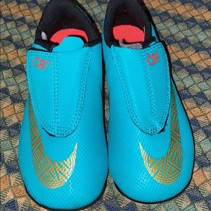 Nike Kids Soccer Cleats Size 9C